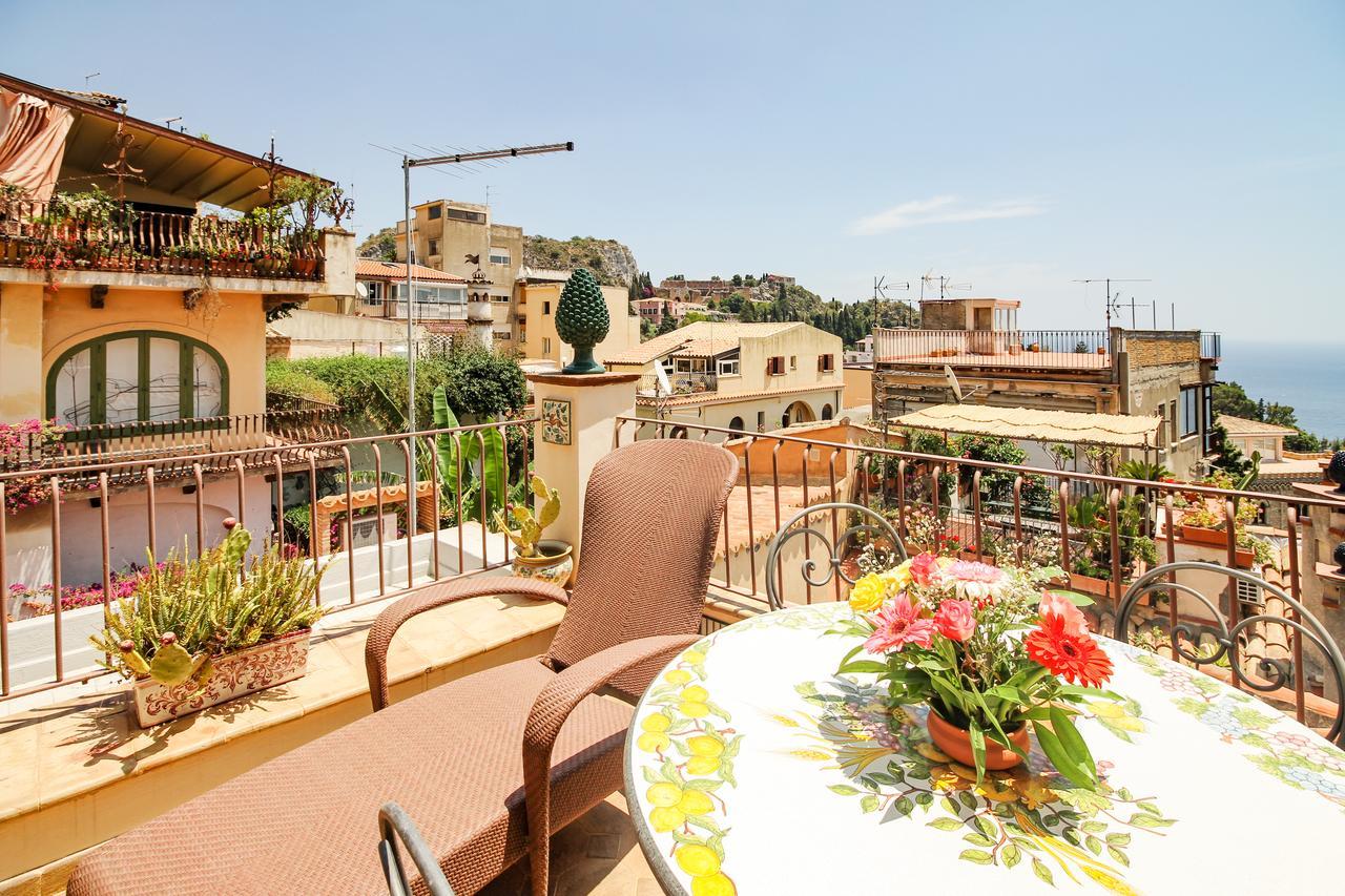 The Charme Of Sicily Apartamento Taormina Exterior foto